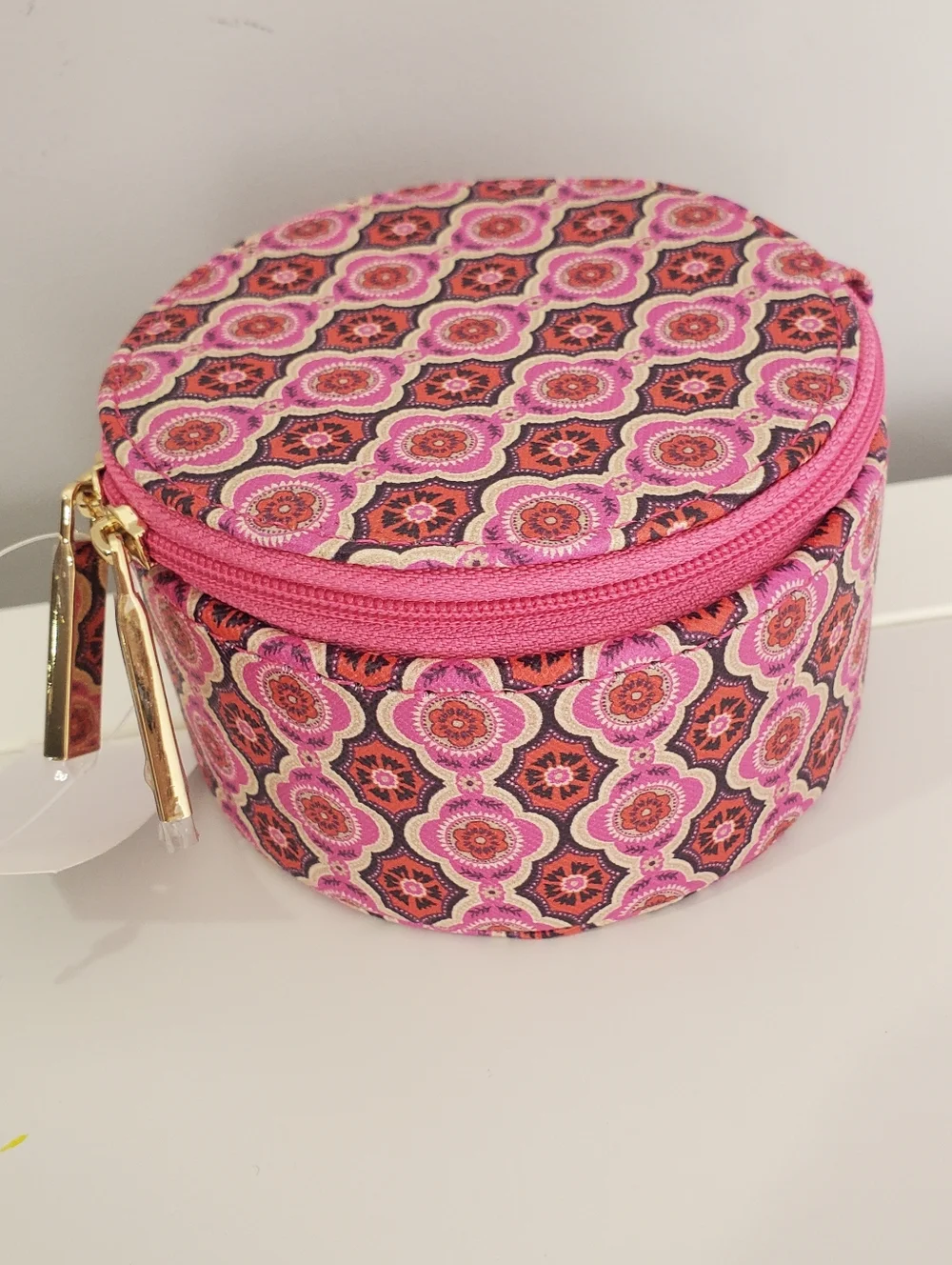 Ann Taylor Round Travel Jewelry Case Pink Pattern Zip Aroud Travel NWT